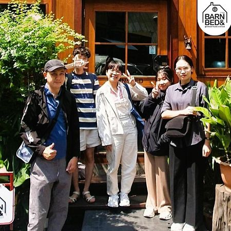Barn & Bed Hostel Bangkok Esterno foto
