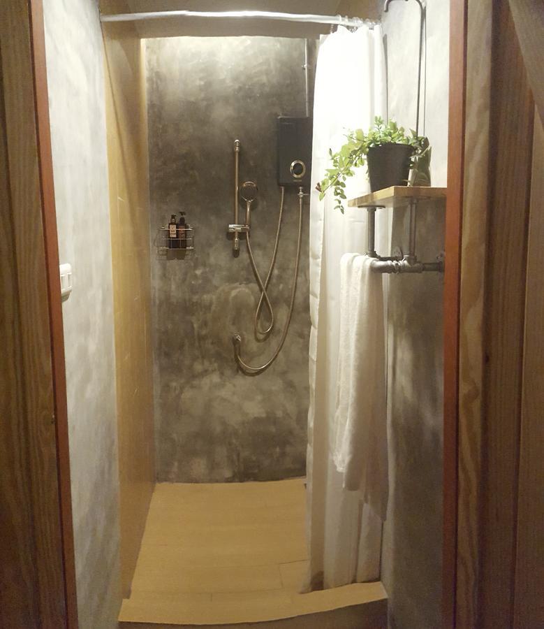 Barn & Bed Hostel Bangkok Esterno foto