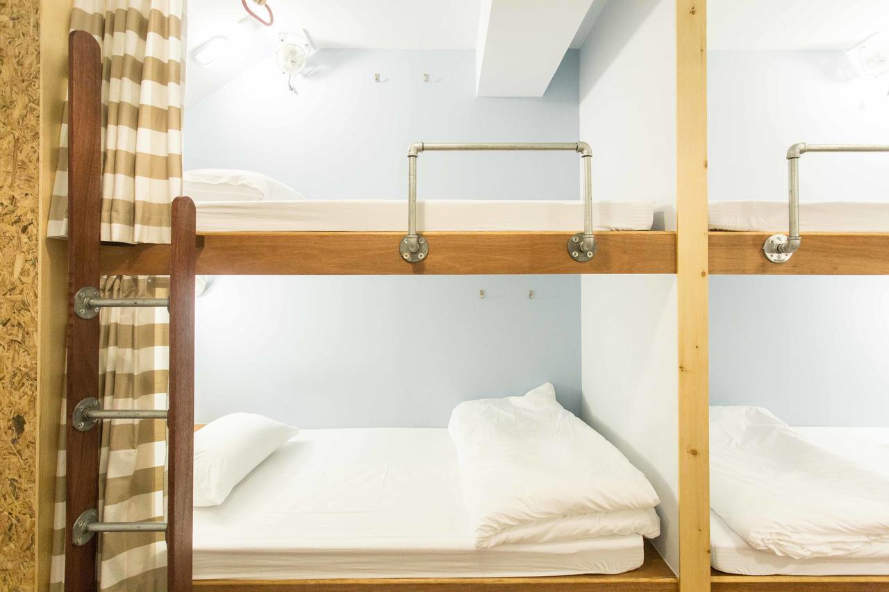 Barn & Bed Hostel Bangkok Esterno foto