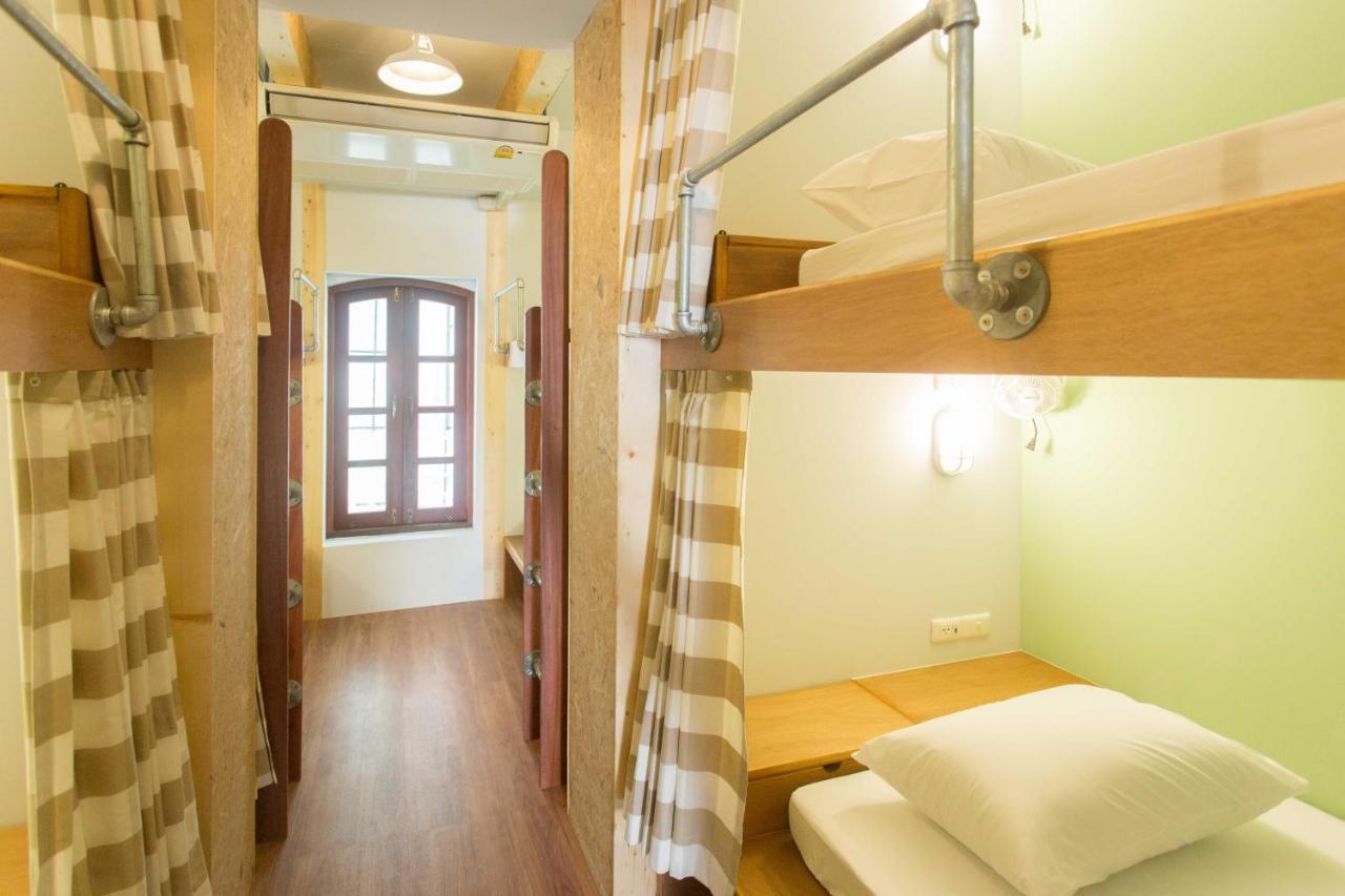 Barn & Bed Hostel Bangkok Esterno foto